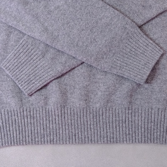 NWT ORIGINAL PENGUIN V-NECK SWEATER - Picture 3 of 8